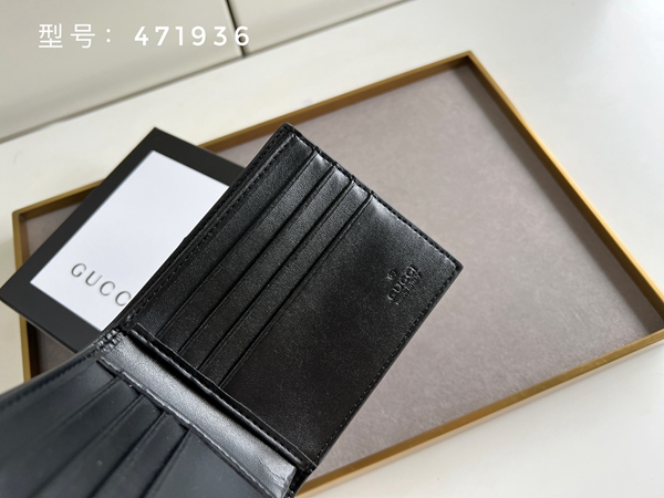 グッチ財布コピー着用イメージ